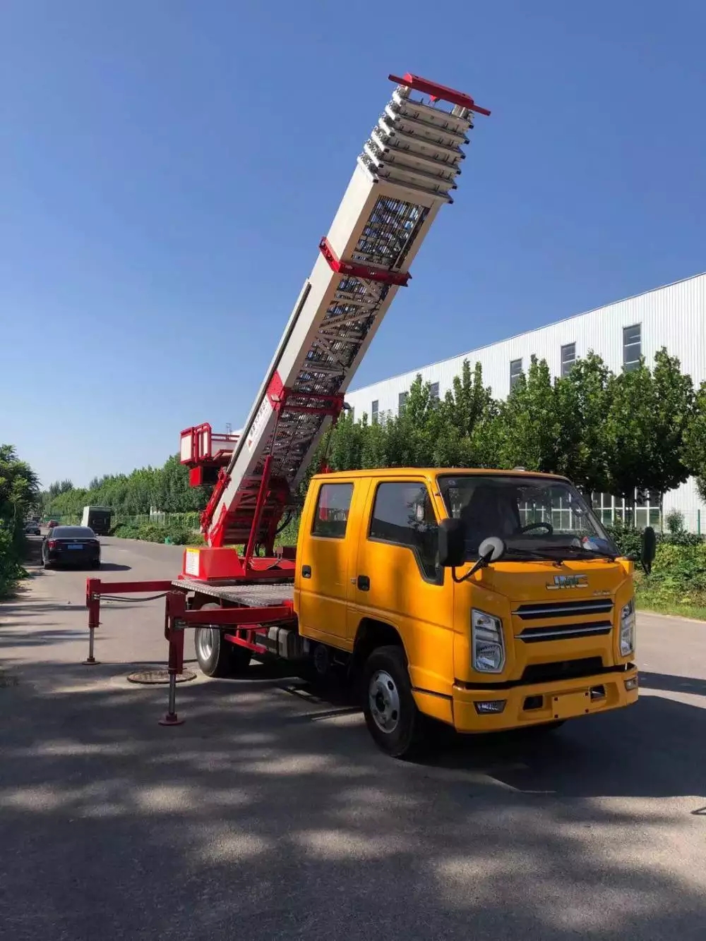 舟山附近的云梯车出租服务：轻松解决高空作业需求